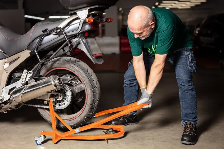 Motosiklet arka tekerlek standı