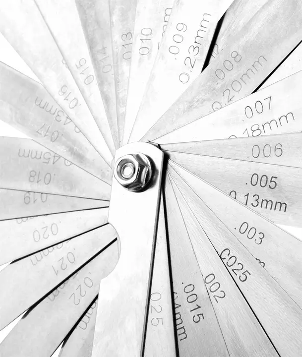 Feeler gauge (tolerans mastarı), 26 yapraklı