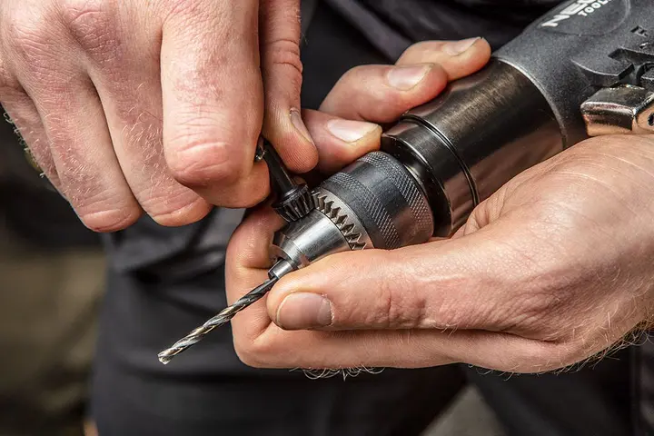 Pnömatik matkap 10 mm, 1800 rpm, ters yönlü, yumuşak tutamaklı