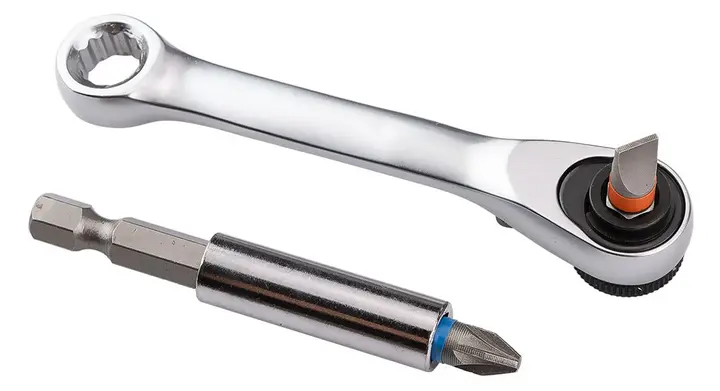 Cırcırlı ve 60 mm manyetik tutuculu 25 mm uç ve lokma seti, 24 parça