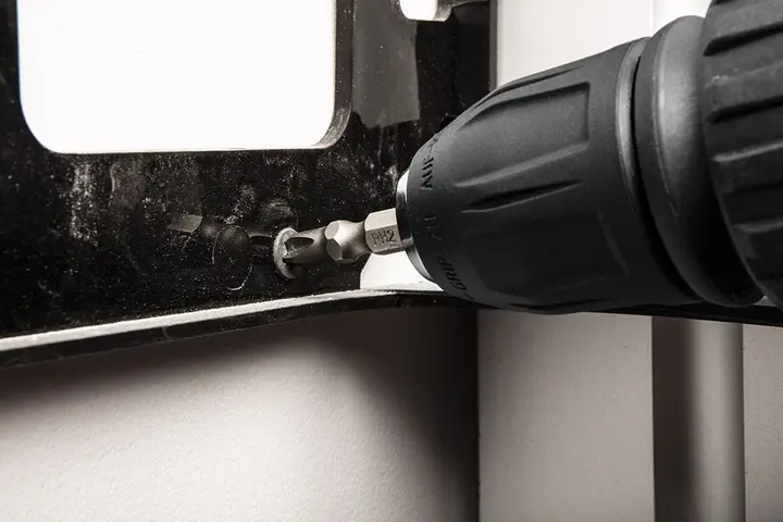 Akülü matkap/vidalama makinesi 300 W, 10 mm mandren, çanta