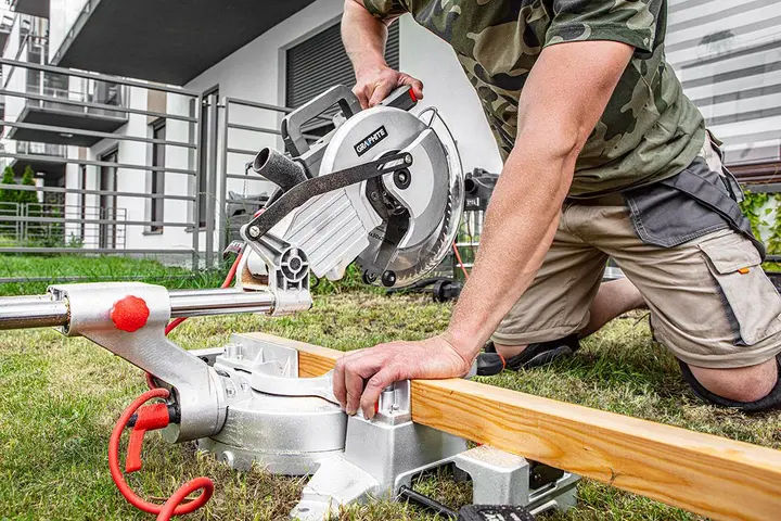 Gönye kesme makinesi 1800W, bıçak 210mm, hız 4800 dev/dk