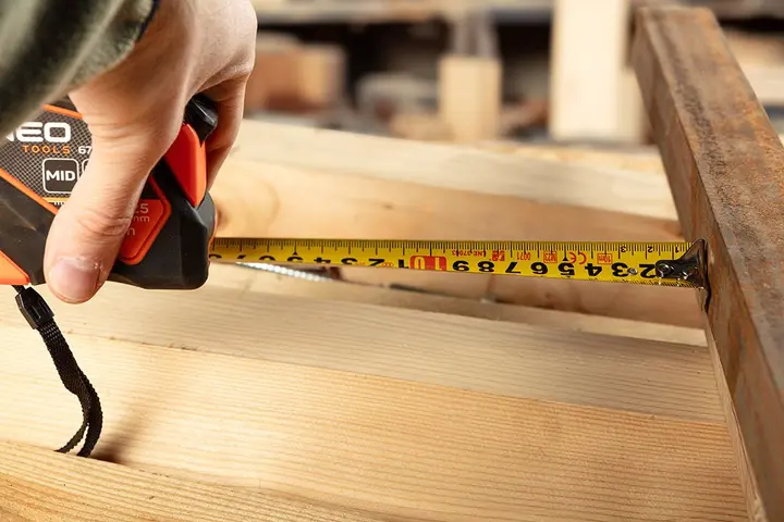 Geri sarılabilir çelik şerit metre 10 m x 25 mm, otomatik kilitli, durdurma düğmeli, mıknatıslı