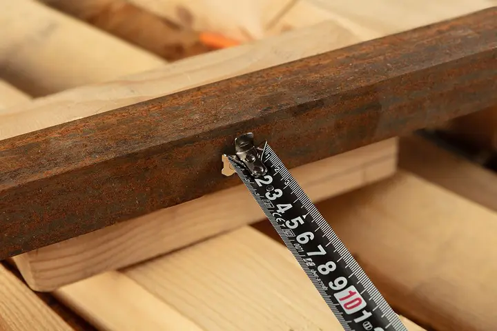 Super Black geri sarılabilir çelik şerit metre 5 m x 25 mm, otomatik kilitli, iki durdurma düğmeli, mıknatıslı