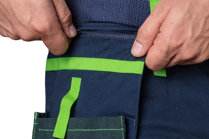 Kısa pantolon PREMIUM, %62 pamuk, %35 polyester, %3 elastan